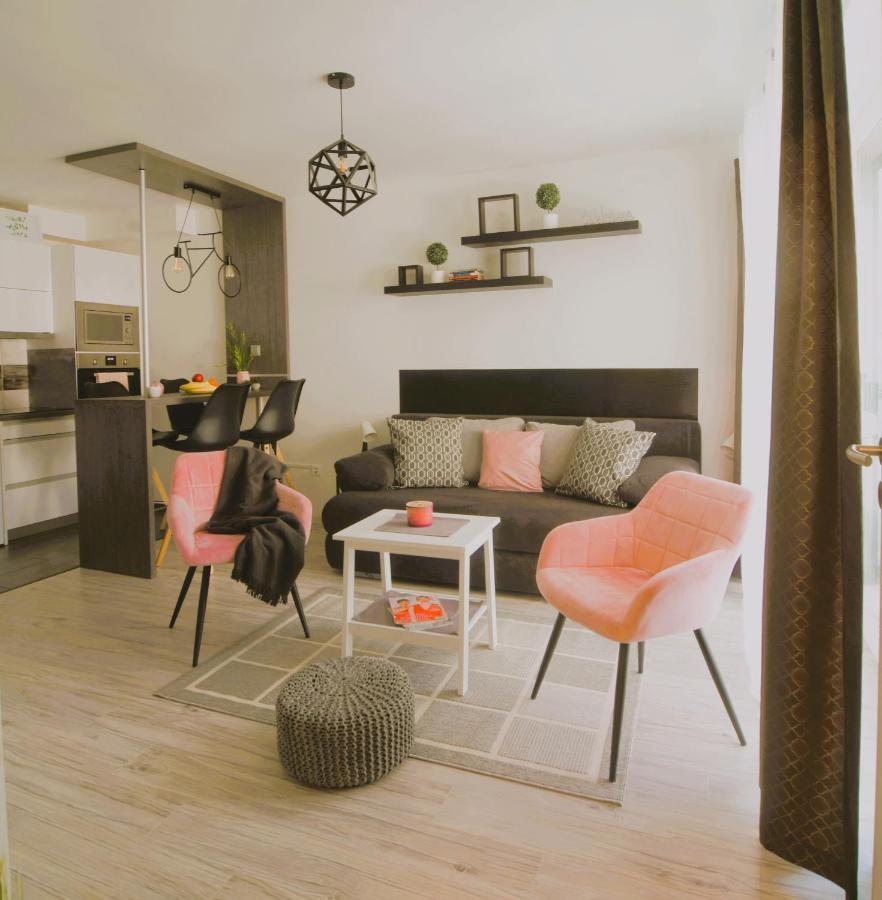 סגד Tisza River Apartman מראה חיצוני תמונה